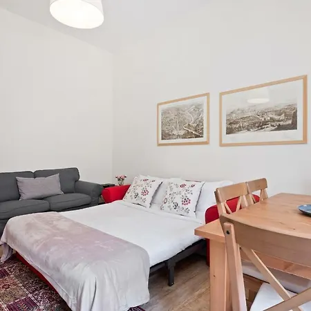 Sleek Flat Up To 4 Guests Close To Vatican Museums Appartamento Roma